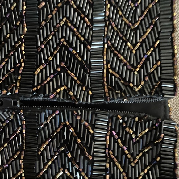 Carmen Marc Valvo silk black and gold beaded top women’s size 6 - Picture 3 of 6